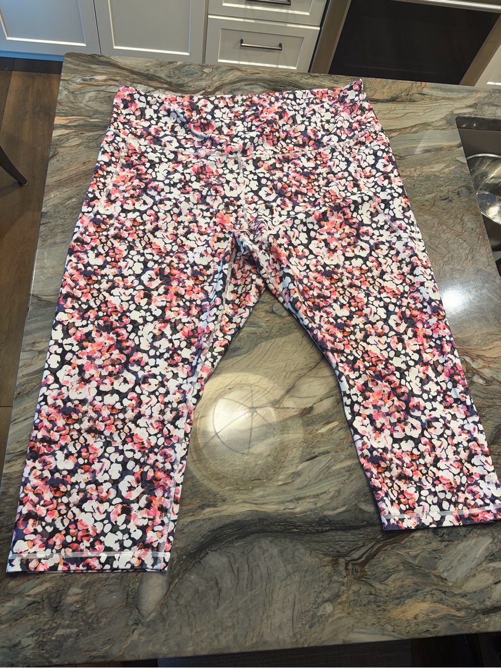 Old Navy Pink Navy White Floral 7/8 Leggings